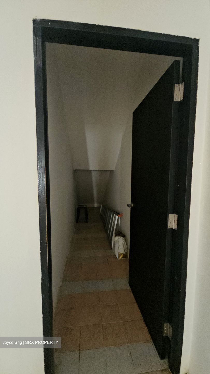 Jalan Sultan (D7), Office #490537491